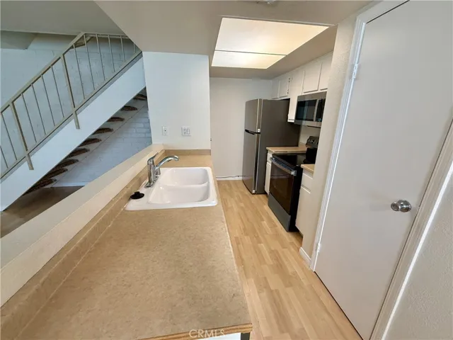 3053 Knollwood, La Verne, California 91750