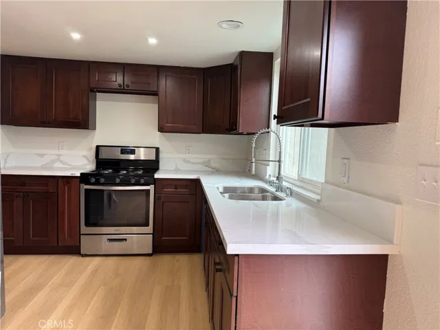 4195 Kingsley 43, Montclair, California 91763