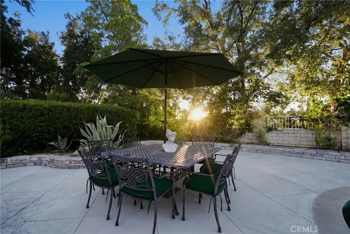 22615 Dardenne Street, Calabasas, California 91302