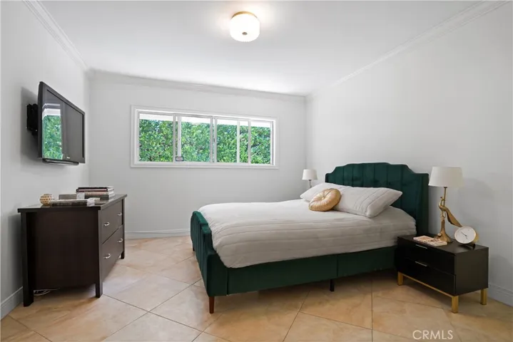 22615 Dardenne Street, Calabasas, California 91302