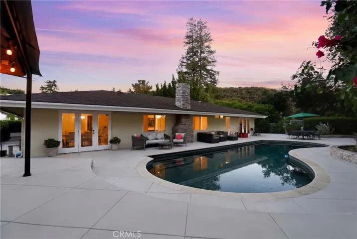 22615 Dardenne Street, Calabasas, California 91302