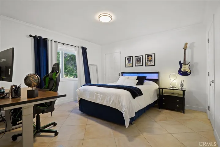 22615 Dardenne Street, Calabasas, California 91302