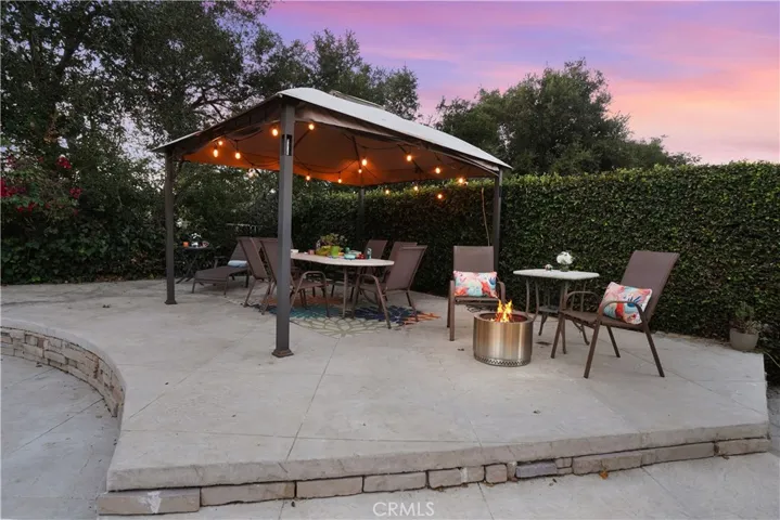 22615 Dardenne Street, Calabasas, California 91302