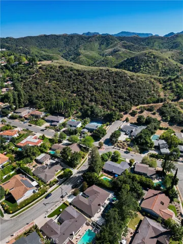 22615 Dardenne Street, Calabasas, California 91302