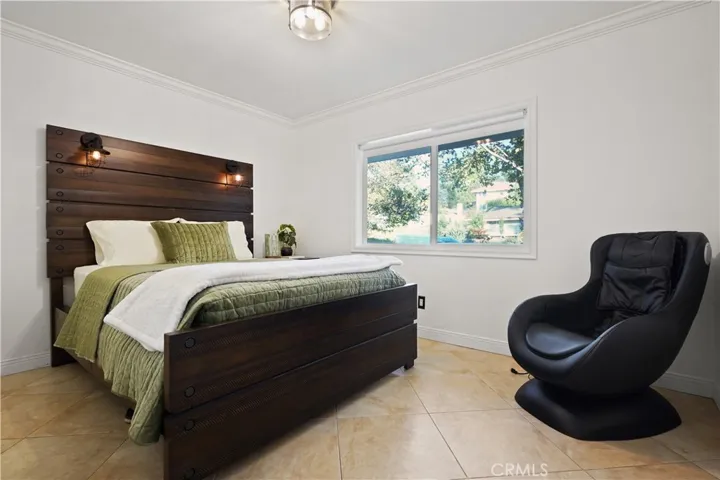 22615 Dardenne Street, Calabasas, California 91302