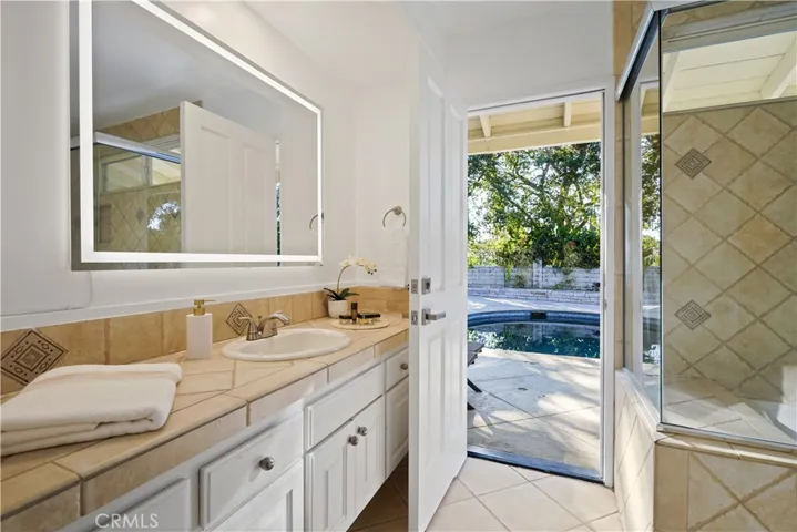 22615 Dardenne Street, Calabasas, California 91302