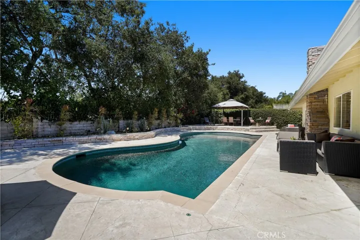 22615 Dardenne Street, Calabasas, California 91302
