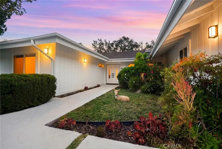 22615 Dardenne Street, Calabasas, California 91302