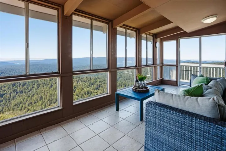18568 Favre Ridge Road, Los Gatos, California 95033