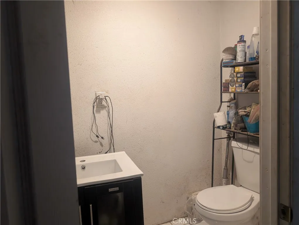 GARAGE CONVERSION BATHROOM