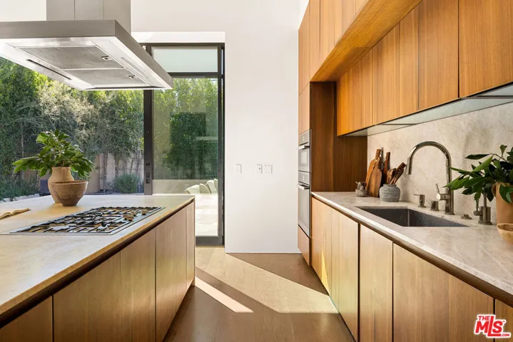 8732 Rangely Avenue, West Hollywood, California 90048