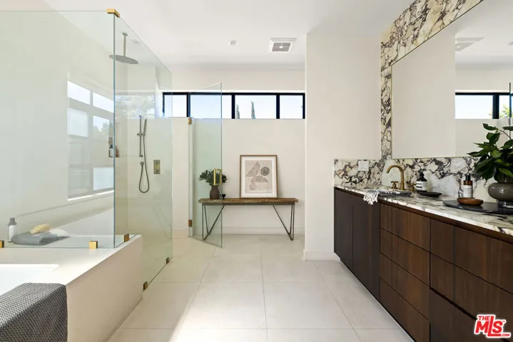 8732 Rangely Avenue, West Hollywood, California 90048