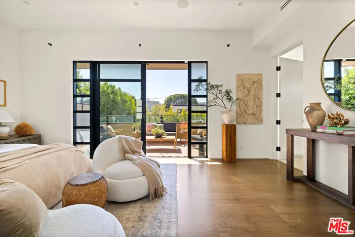 8732 Rangely Avenue, West Hollywood, California 90048