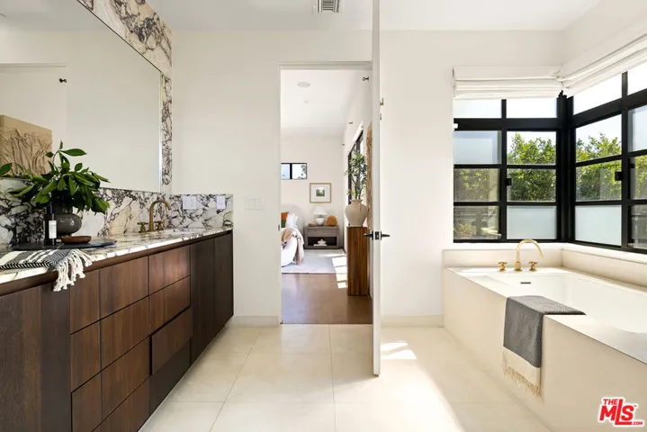 8732 Rangely Avenue, West Hollywood, California 90048