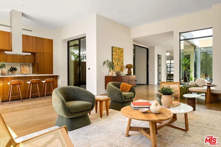 8732 Rangely Avenue, West Hollywood, California 90048
