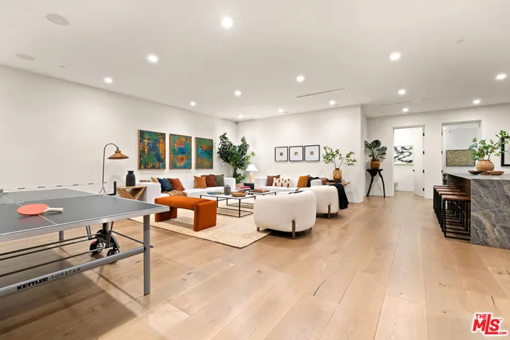 8732 Rangely Avenue, West Hollywood, California 90048