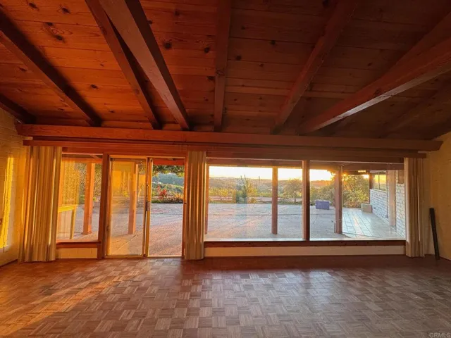 1765 Robinhood Road, Vista, California 92084