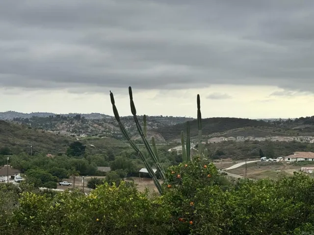 1765 Robinhood Road, Vista, California 92084