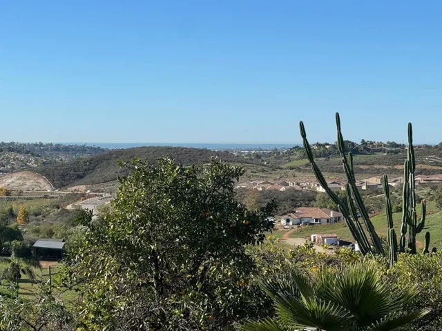 1765 Robinhood Road, Vista, California 92084