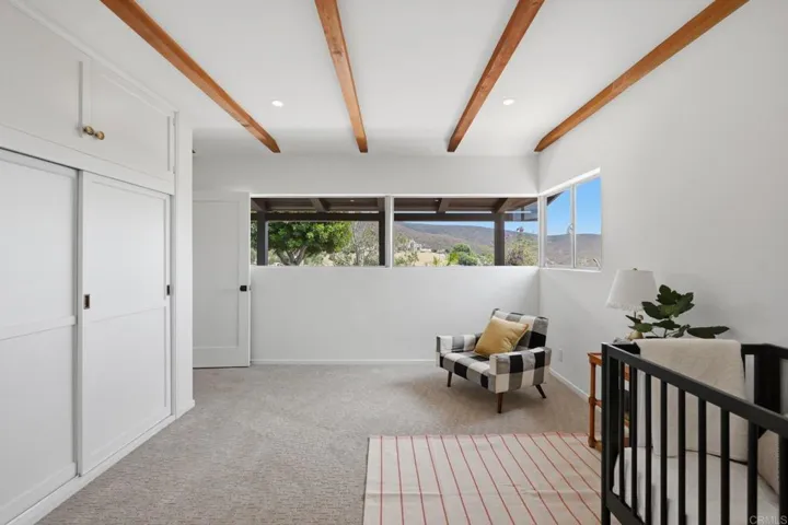 1765 Robinhood Road, Vista, California 92084