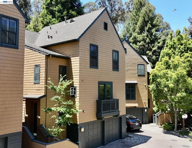 19 Edgewood Pl, Belmont, California 94002