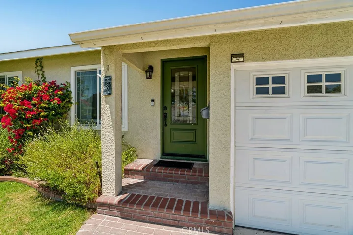 4807 Radnor, Lakewood, California 90713