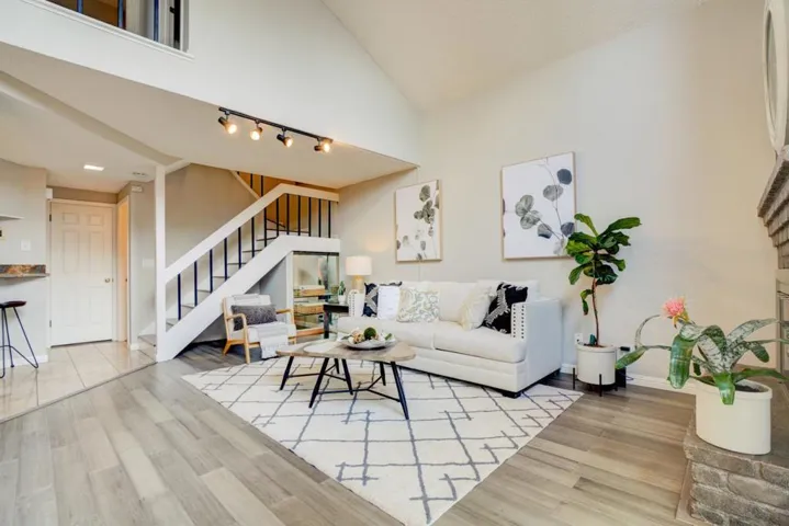 44 Redding Road, Campbell, California 95008