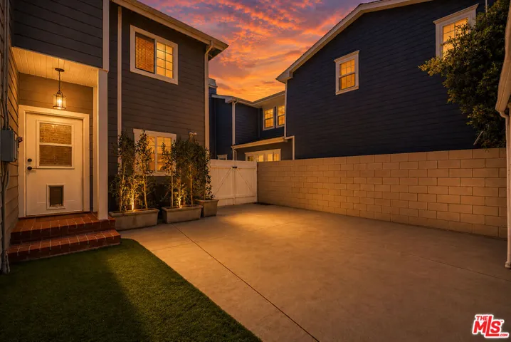 4309 Kraft Avenue, Studio City, California 91604