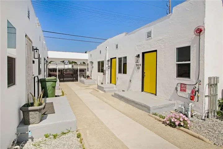 5928 S Hoover Street, Los Angeles, California 90044