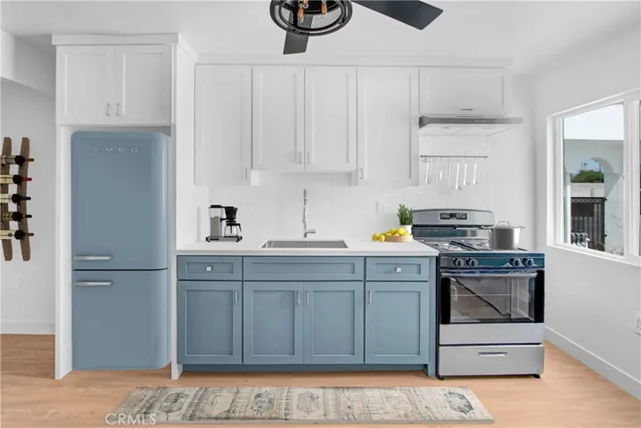 5928 S Hoover Street, Los Angeles, California 90044