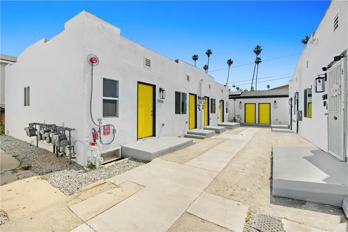 5928 S Hoover Street, Los Angeles, California 90044