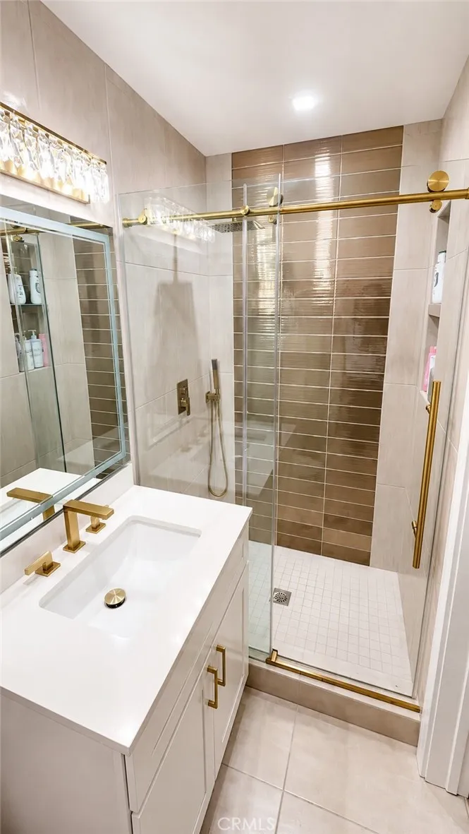 Main bathroom