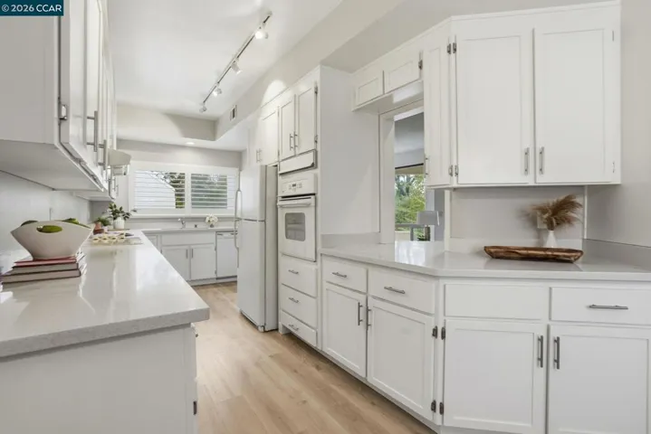 1221 Avenida Sevilla 1b, Walnut Creek, California 94595
