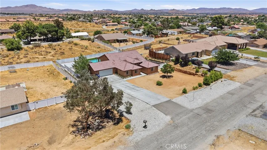 16346 Teton, Victorville, California 92395