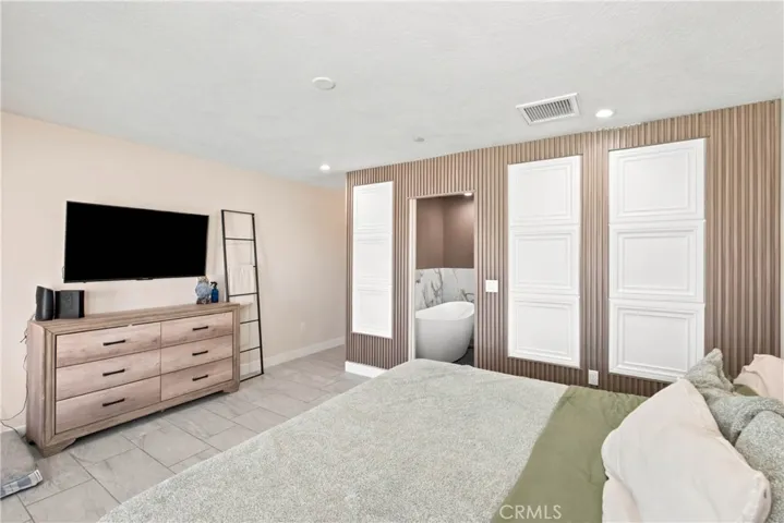 16346 Teton, Victorville, California 92395