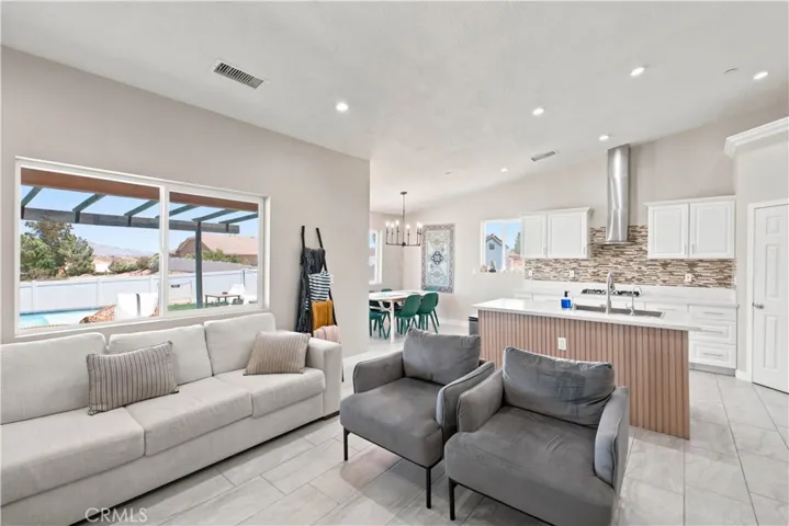 16346 Teton, Victorville, California 92395