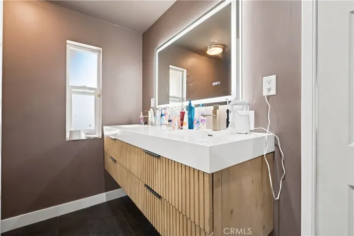 16346 Teton, Victorville, California 92395