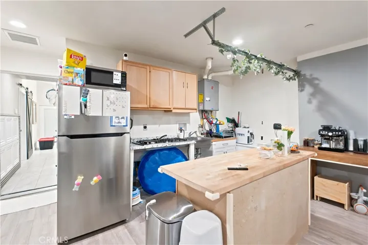 16346 Teton, Victorville, California 92395