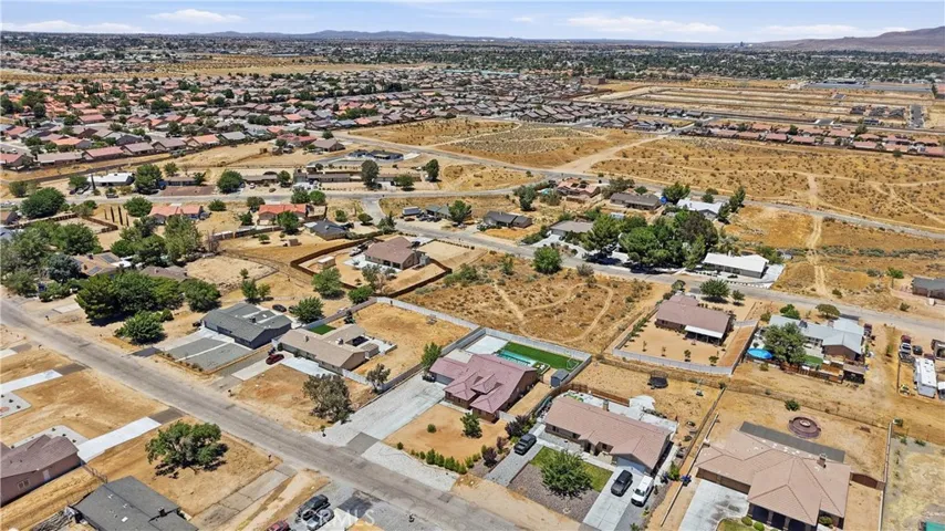 16346 Teton, Victorville, California 92395