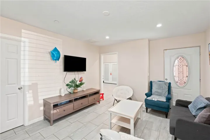 16346 Teton, Victorville, California 92395