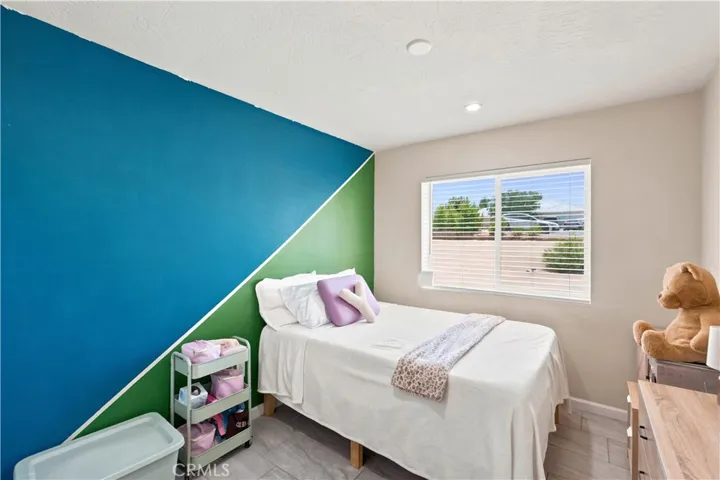 16346 Teton, Victorville, California 92395