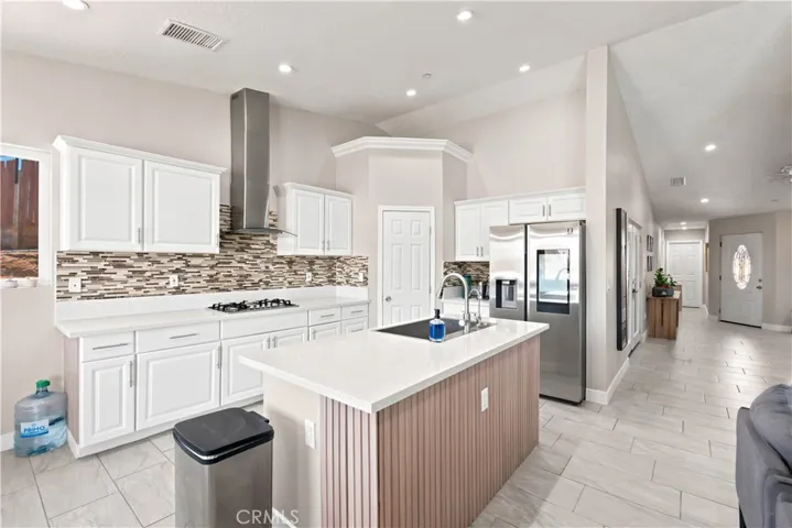 16346 Teton, Victorville, California 92395