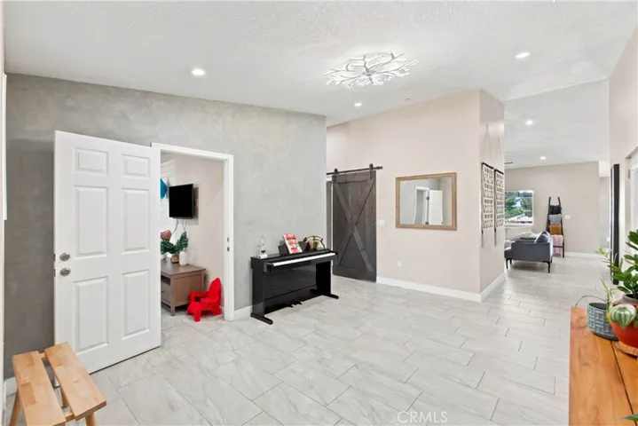 16346 Teton, Victorville, California 92395