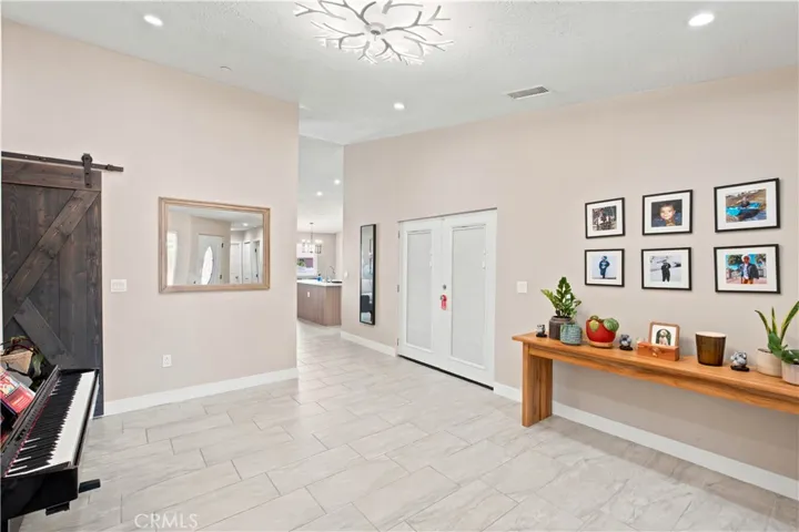 16346 Teton, Victorville, California 92395