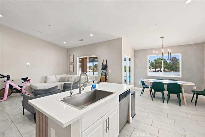 16346 Teton, Victorville, California 92395
