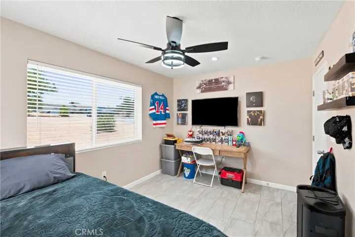 16346 Teton, Victorville, California 92395