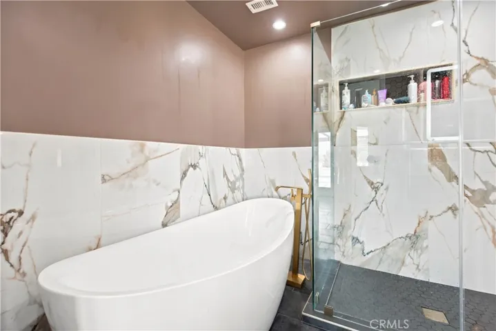 16346 Teton, Victorville, California 92395