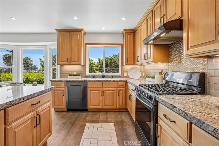 522 S Francisca Avenue, Redondo Beach, California 90277