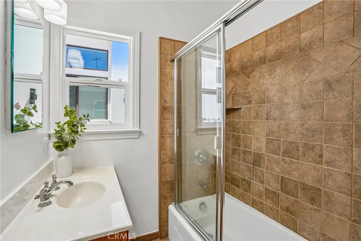 522 S Francisca Avenue, Redondo Beach, California 90277