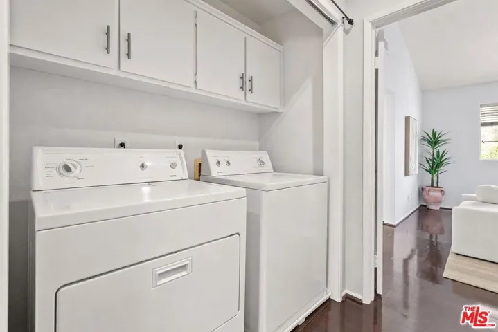 8741 Darby Avenue 2, Northridge, California 91325